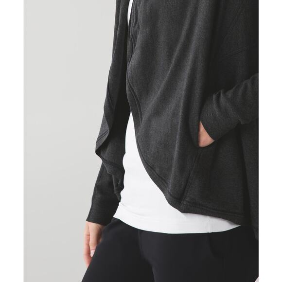 LULULEMON To & Flow Modal-Blend Wrap in Heathered Mod Black (Charcoal Gray) Sz 4 - Picture 3 of 8